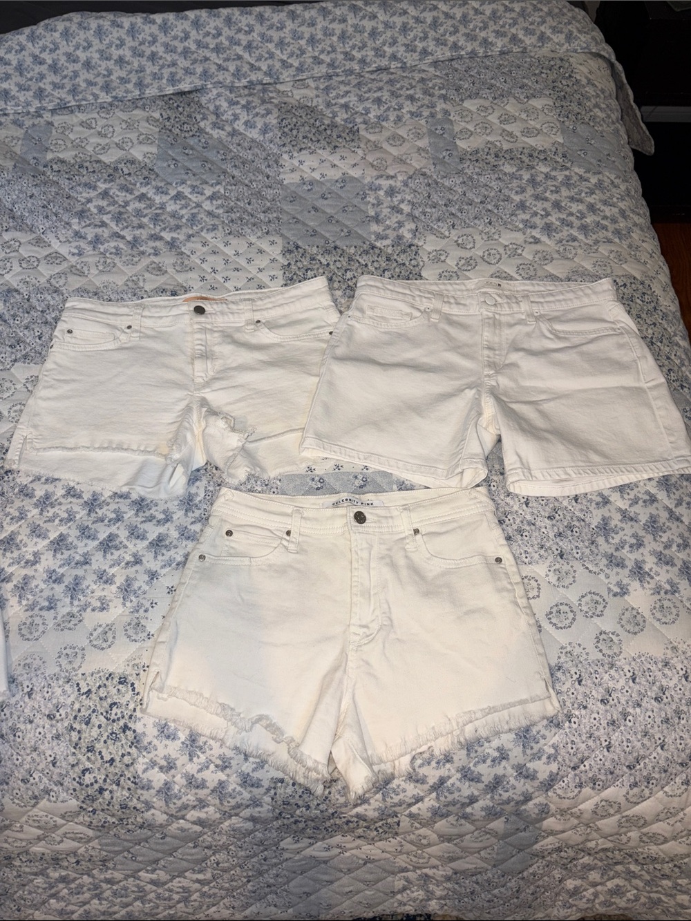 Women’s White Denim Shorts lot- 29
